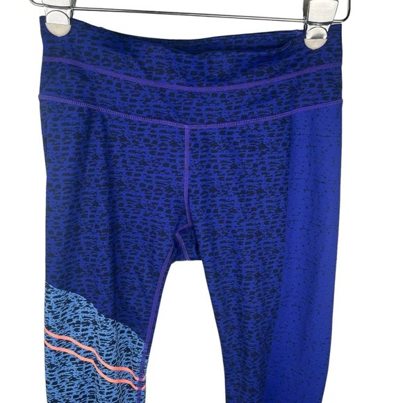 Athleta Purple Blue Asym Camo Print Sonar 7/8 Work Out Leggings Women's Size S - Picture 15 of 16
